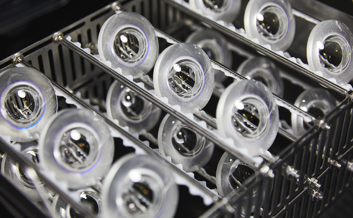 薄膜加工に付随する業務の委託イメージ