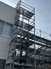 工事の進捗（既存棟と接続近し?）